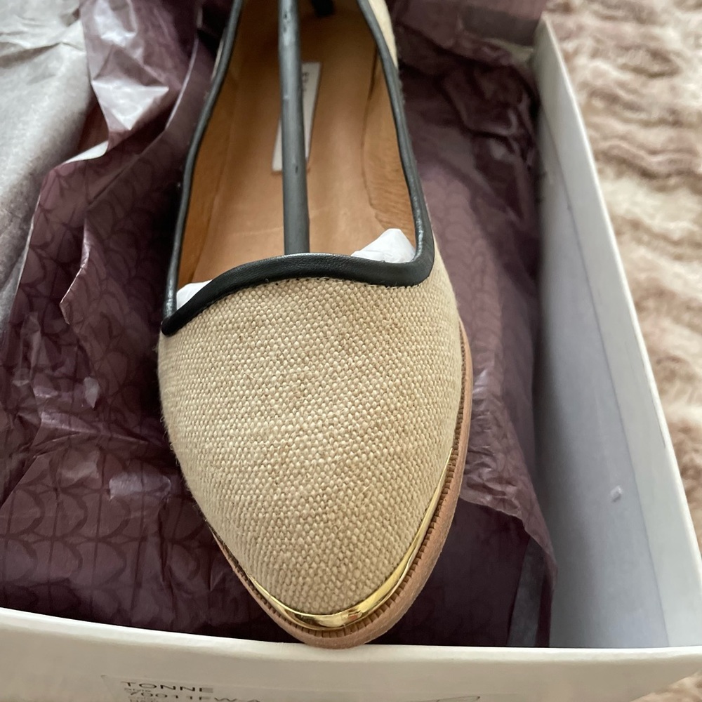 Etienne Aigner sz7NWT💕womens flats.   Natural/Black. Excellent! Never worn.